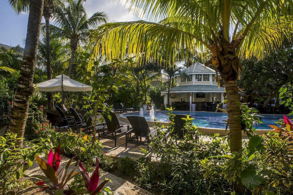 Paradise Oceanic Hotel West Bay Buitenkant foto